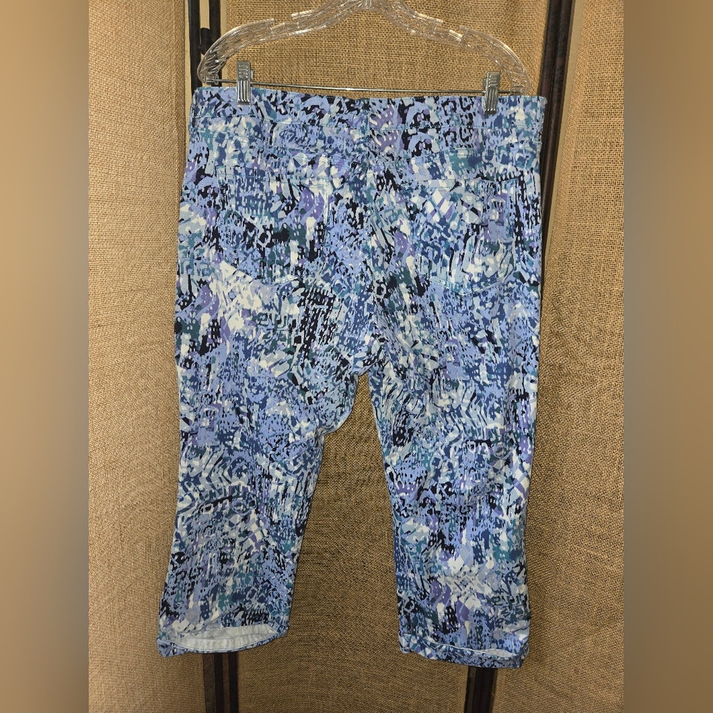 NWOT Women's Nine West Chrystie Capri Blue Abstract Print Pants Size 16 - Picture 11 of 13